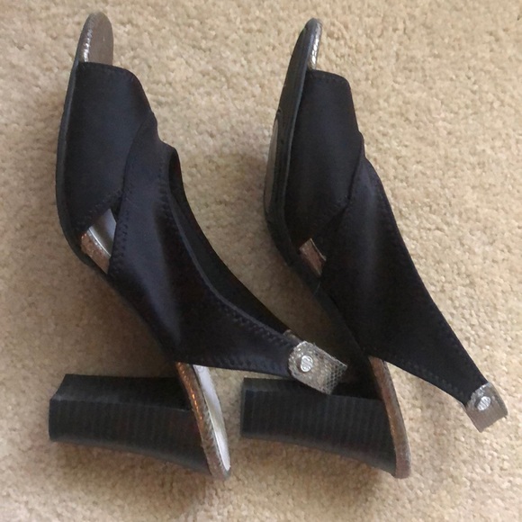 Shoes - Picture 2 of 3